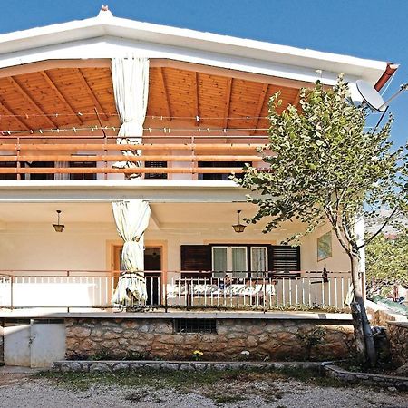 4 Bedroom Awesome Apartment In Starigrad Exterior foto
