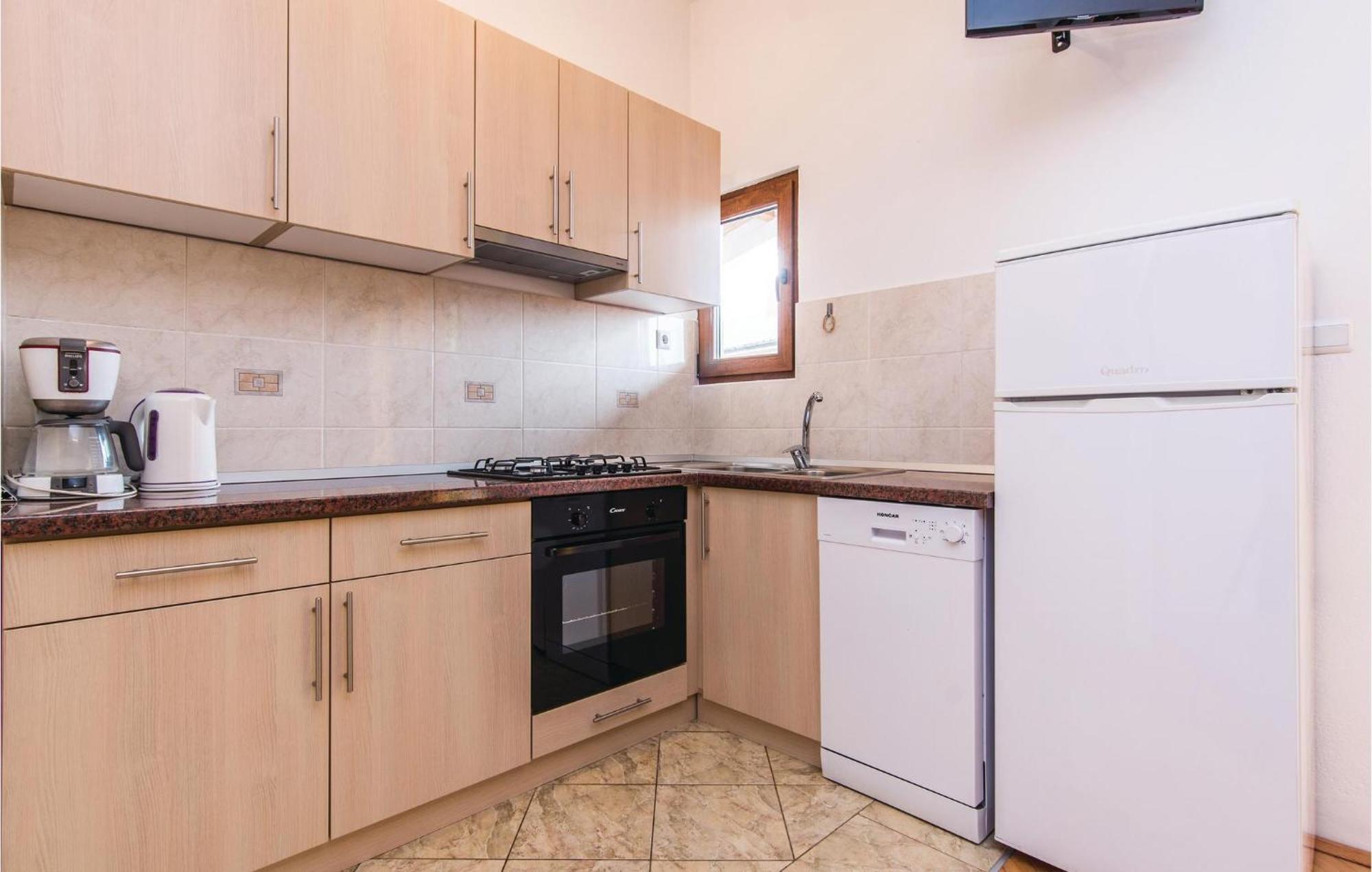 4 Bedroom Awesome Apartment In Starigrad Exterior foto